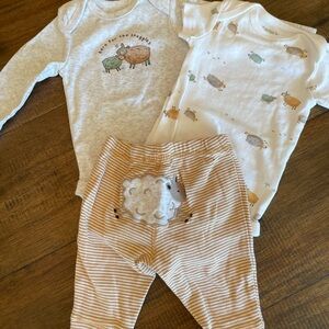 Carter’s three-piece set